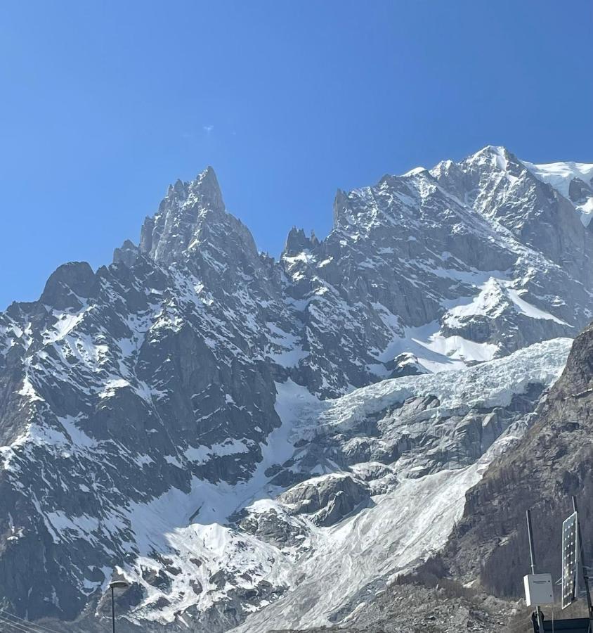 Courmayeur~Navetta Gratuita Per Il Centro+Impianti Εξωτερικό φωτογραφία